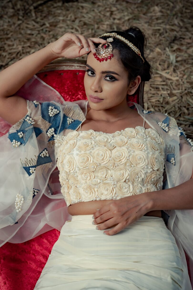 Fitted skirt and top with Cape - Image 4